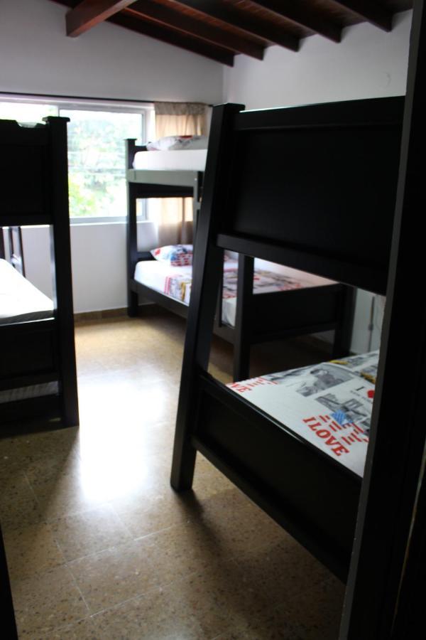 Casa Estadio Medellin ! Apartamentos Renovados En Excelente Ubicacion Laureles Estadio Zewnętrze zdjęcie