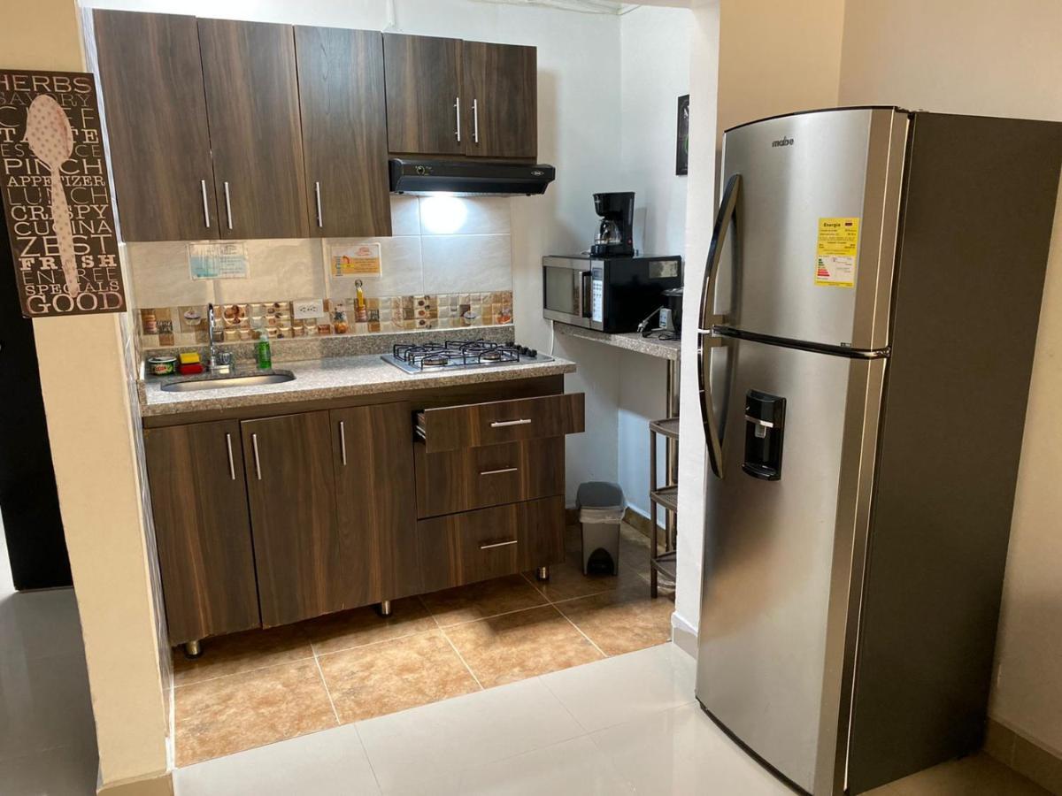 Casa Estadio Medellin ! Apartamentos Renovados En Excelente Ubicacion Laureles Estadio Zewnętrze zdjęcie