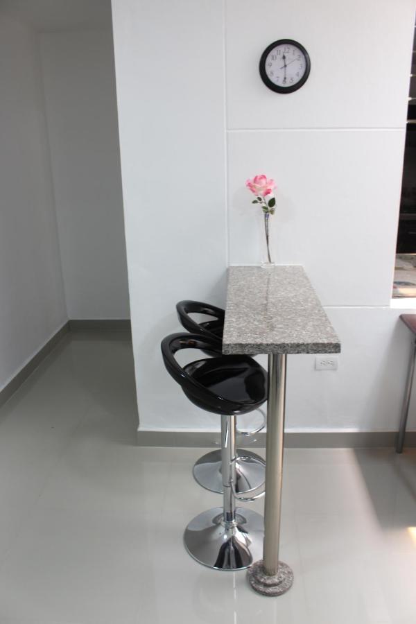 Casa Estadio Medellin ! Apartamentos Renovados En Excelente Ubicacion Laureles Estadio Zewnętrze zdjęcie